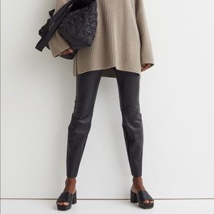 Faux leather leggings/trousers